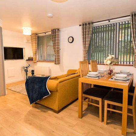 1 Bedroom Newton Apartment L Free Parking L Wigan Royal Infirmary L Haigh Hall L Central Location Εξωτερικό φωτογραφία