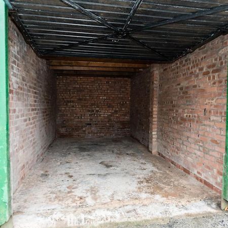 1 Bedroom Newton Apartment L Free Parking L Wigan Royal Infirmary L Haigh Hall L Central Location Εξωτερικό φωτογραφία