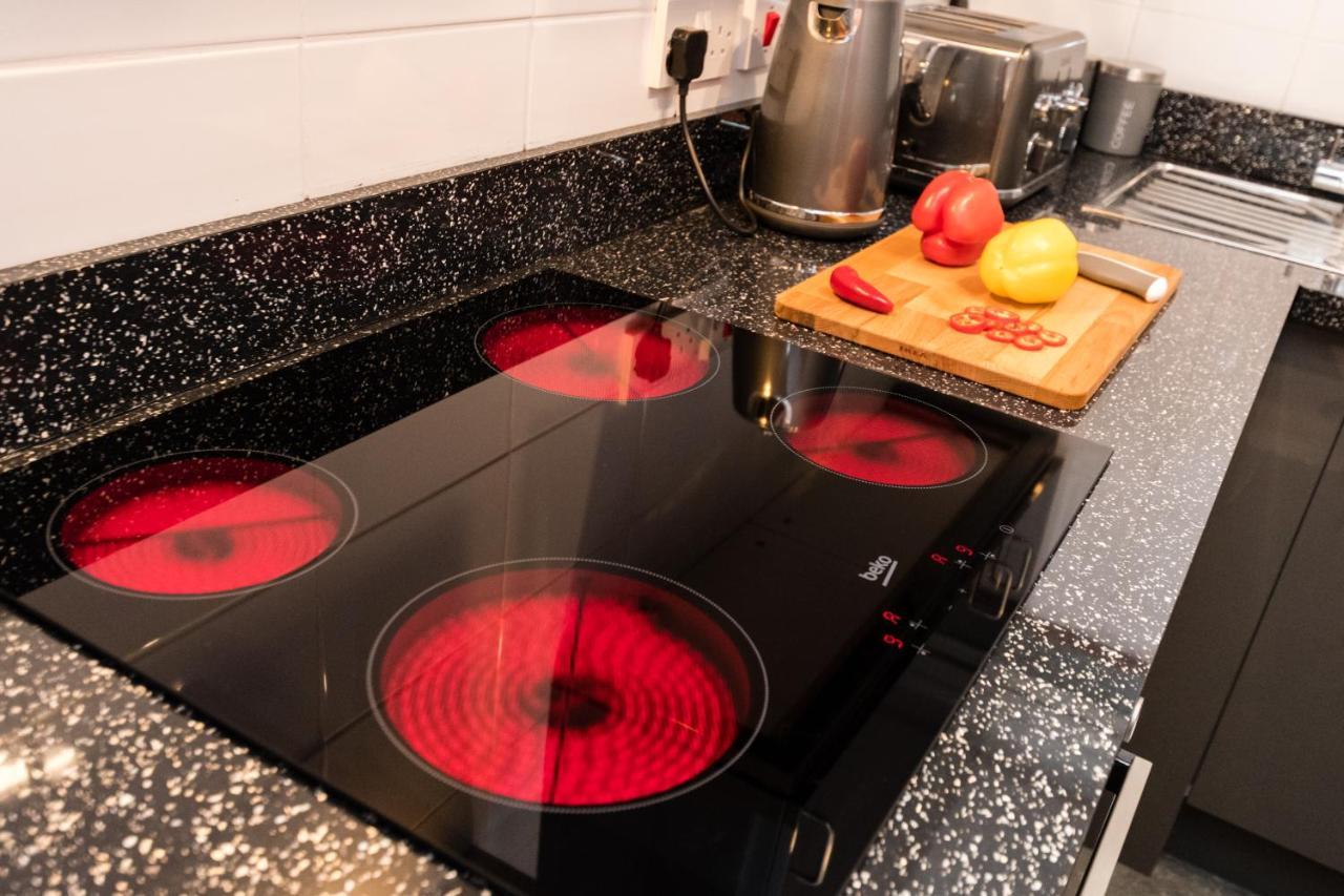 1 Bedroom Newton Apartment L Free Parking L Wigan Royal Infirmary L Haigh Hall L Central Location Εξωτερικό φωτογραφία